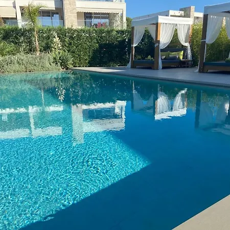 Rosemarine Apartman *